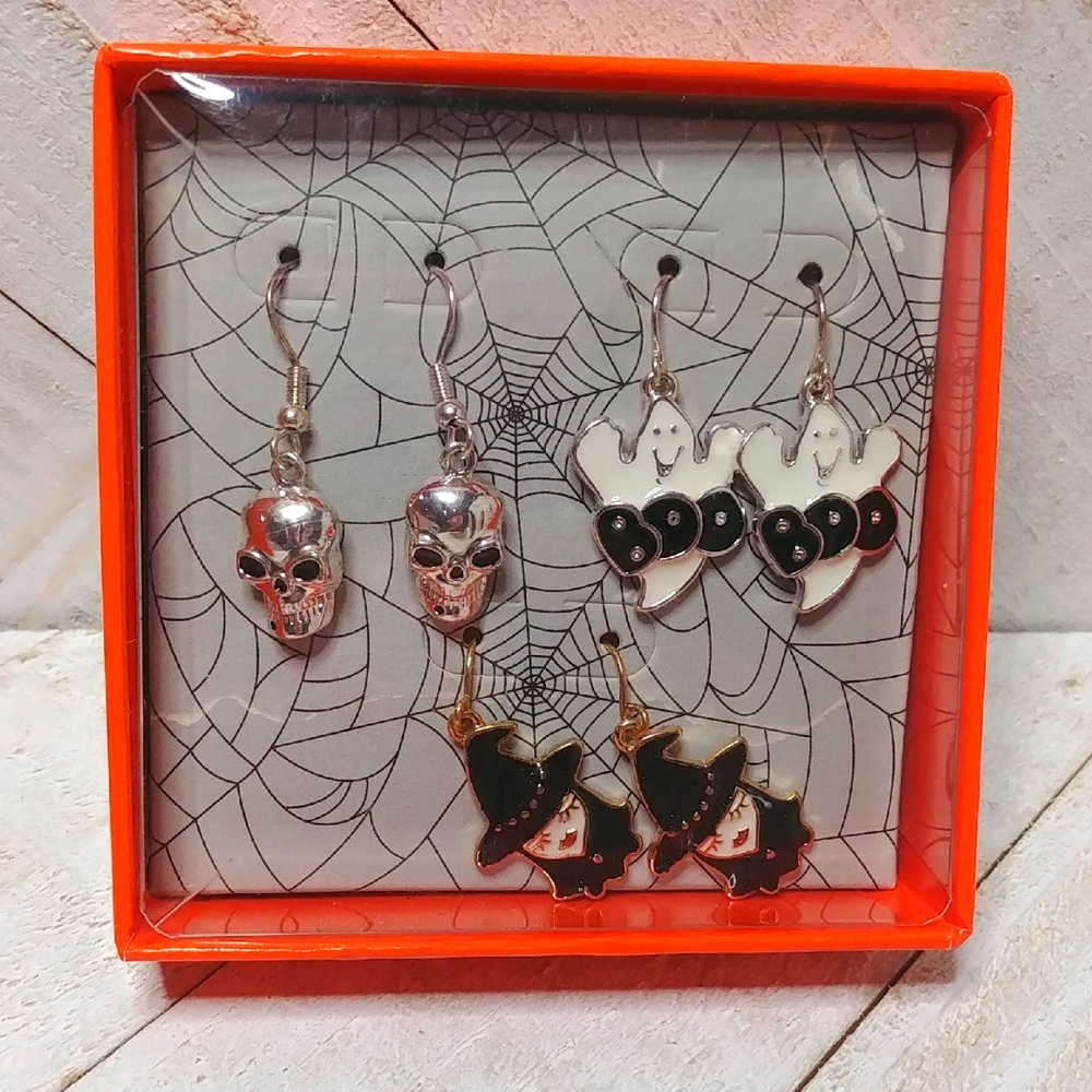 NWT 3 Pairs Of Halloween Earrings Ghosts Witches Skulls